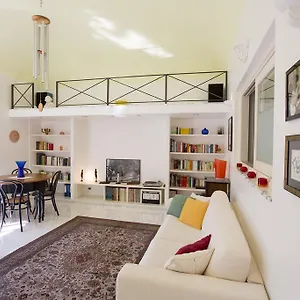  Apartment Domus Osterio Magno Italy